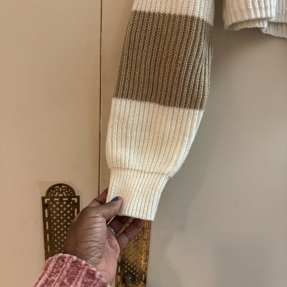 Forever 21 White Tan striped knit cropped sweater Crewneck pullover size Small - Picture 3 of 8